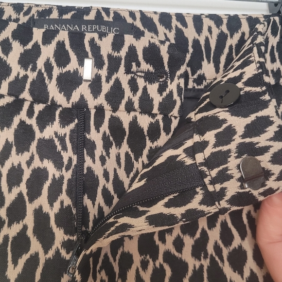 2/$40 🌺 | Banana Republic | Giraffe Print Pants - Picture 8 of 16